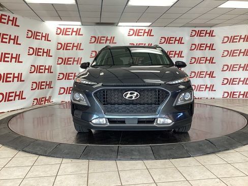 Used 2018 Hyundai Kona SEL w/ SEL Tech Package 02 FWD image 2