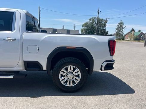 Used 2020 GMC Sierra 2500 Denali w/ Denali Ultimate Package AWD/4WD image 10
