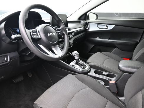 Used 2023 Kia Forte LXS w/ LXS Technology Package FWD image 10