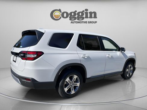 New 2025 Honda Pilot EX-L image 5