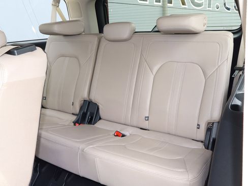 Used 2024 Ford Expedition Max Limited AWD/4WD image 9