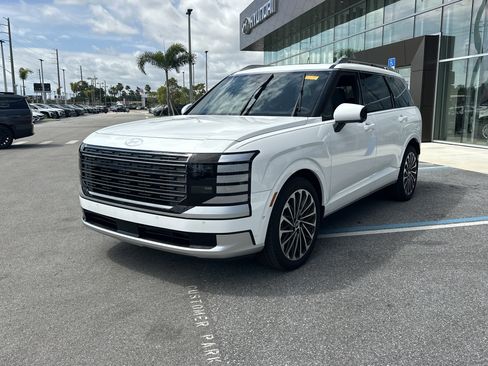New 2026 Hyundai Palisade Calligraphy FWD image 2