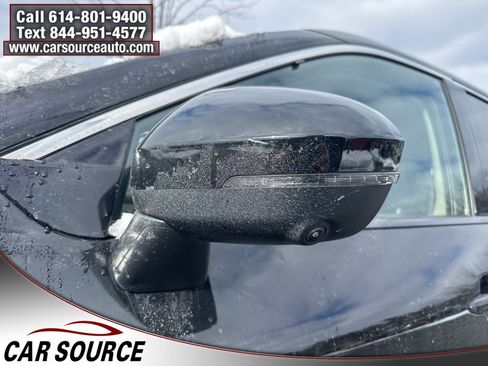 Used 2021 Nissan Rogue SV image 3