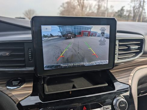 Used 2023 Ford Explorer Limited w/ Equipment Group 301A image 18