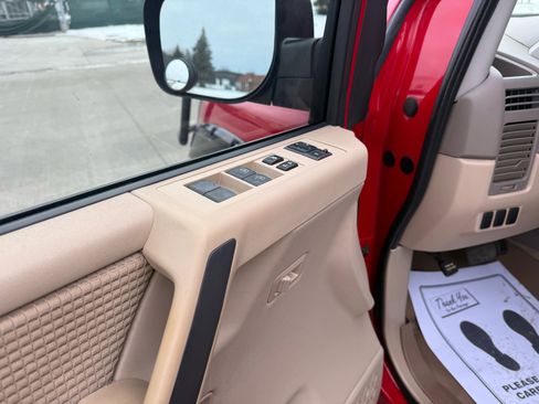 Used 2011 Nissan Titan SV image 14