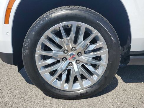 New 2026 GMC Yukon XL Denali w/ Denali Reserve Package RWD image 10
