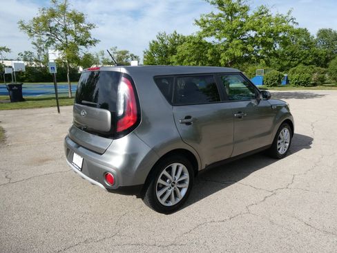 Used 2019 Kia Soul + FWD image 5