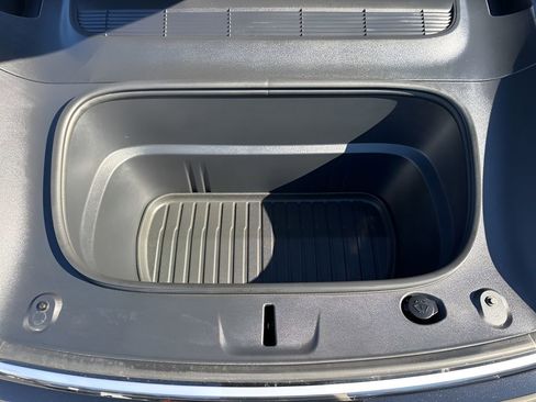 Used 2026 Tesla Model Y 2WD image 35