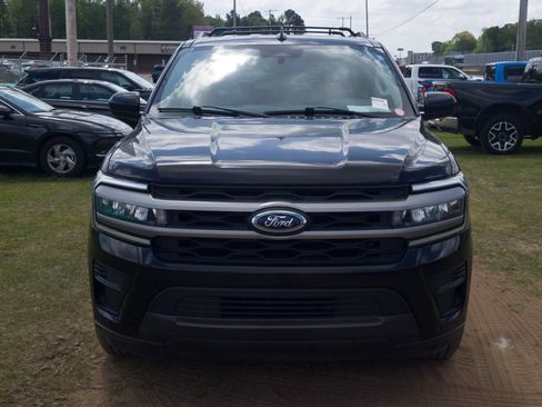 Used 2024 Ford Expedition XLT AWD/4WD image 2