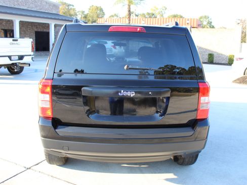 Used 2015 Jeep Patriot Sport image 5