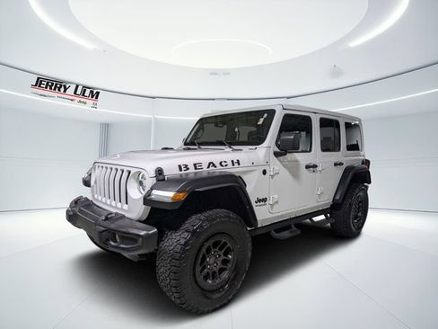 Used 2022 Jeep Wrangler Unlimited Sport w/ Xtreme Recon 35" Tire Package AWD/4WD image 7