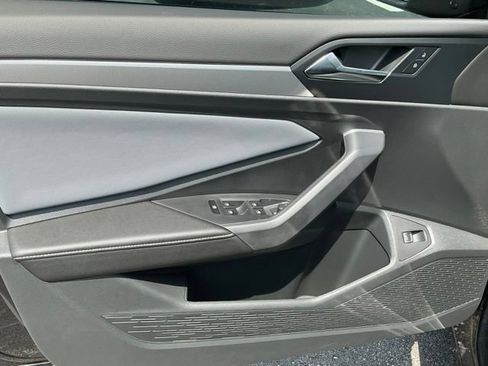 New 2026 Volkswagen Jetta SE FWD image 11