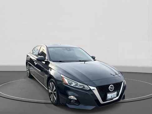Used 2019 Nissan Altima 2.5 SV image 4