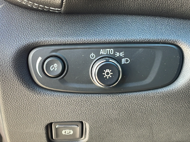 Used 2023 Chevrolet Blazer LT FWD image 27