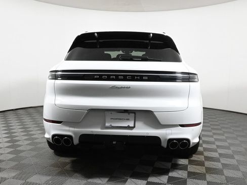 Used 2026 Porsche Cayenne AWD/4WD image 6