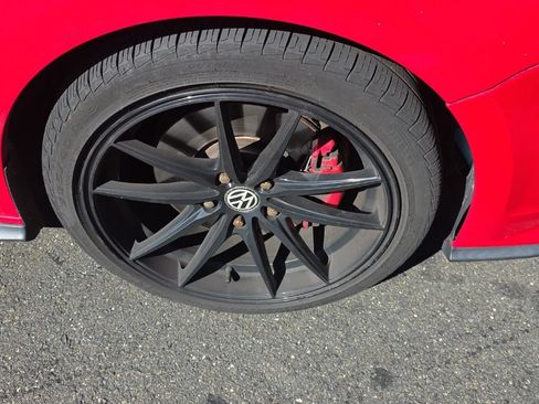 Used 2017 Volkswagen Jetta GLI FWD image 14