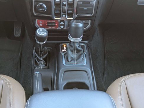 Used 2020 Jeep Gladiator Rubicon image 19