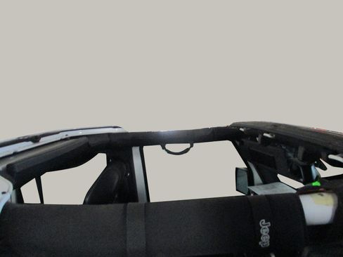 Used 2016 Jeep Wrangler Unlimited Sahara w/ Dual Top Group image 30