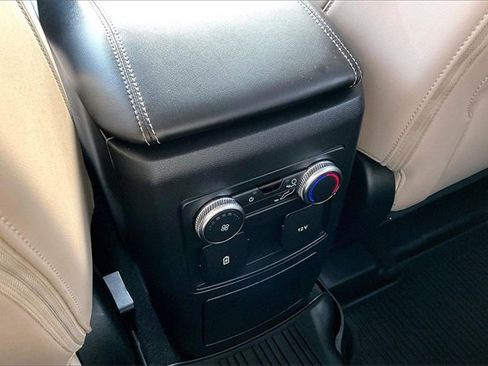 Used 2022 Ford Explorer XLT w/ Equipment Group 202A image 10