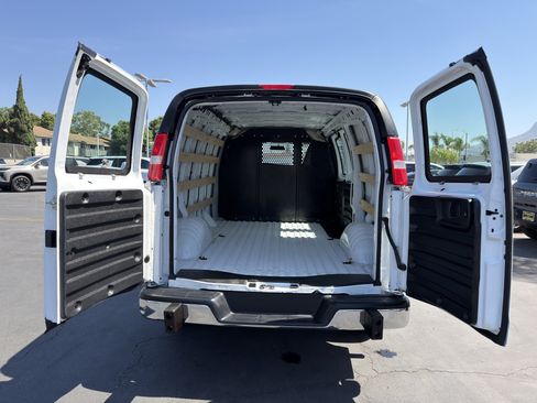 Used 2025 GMC Savana 2500 w/ Driver Convenience Package RWD image 18