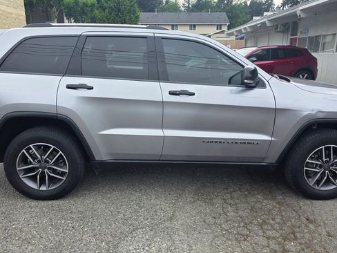 Used 2020 Jeep Grand Cherokee Limited w/ Trailer Tow Group IV AWD/4WD image 4