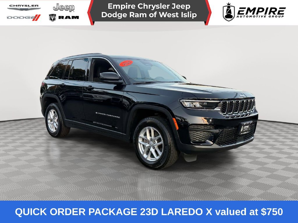 Used 2025 Jeep Grand Cherokee Laredo X AWD/4WD image 1