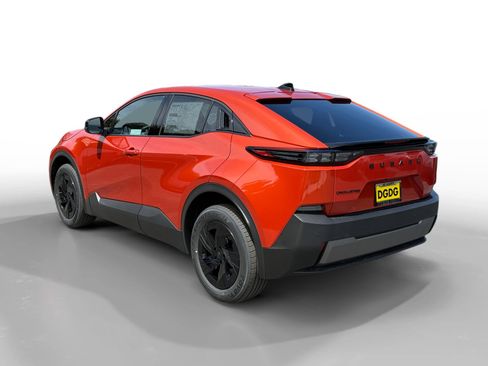 New 2026 Subaru Uncharted Premium FWD image 3