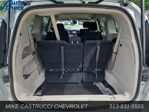 Used 2023 Chrysler Voyager LX FWD image 29