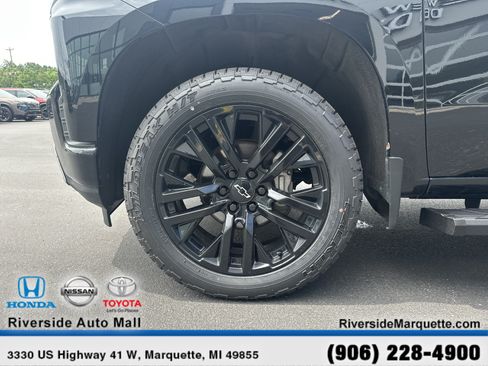 Used 2021 Chevrolet Silverado 1500 High Country AWD/4WD image 11