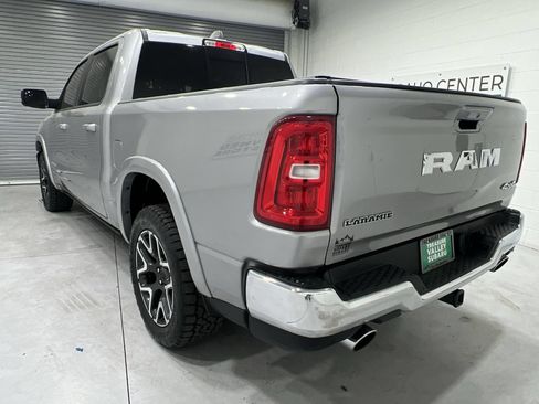 Used 2025 RAM 1500 Laramie AWD/4WD image 6