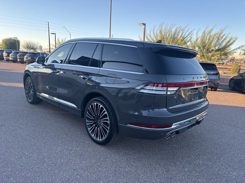 Used 2022 Lincoln Aviator Black Label w/ Class IV Trailer Tow Package image 8