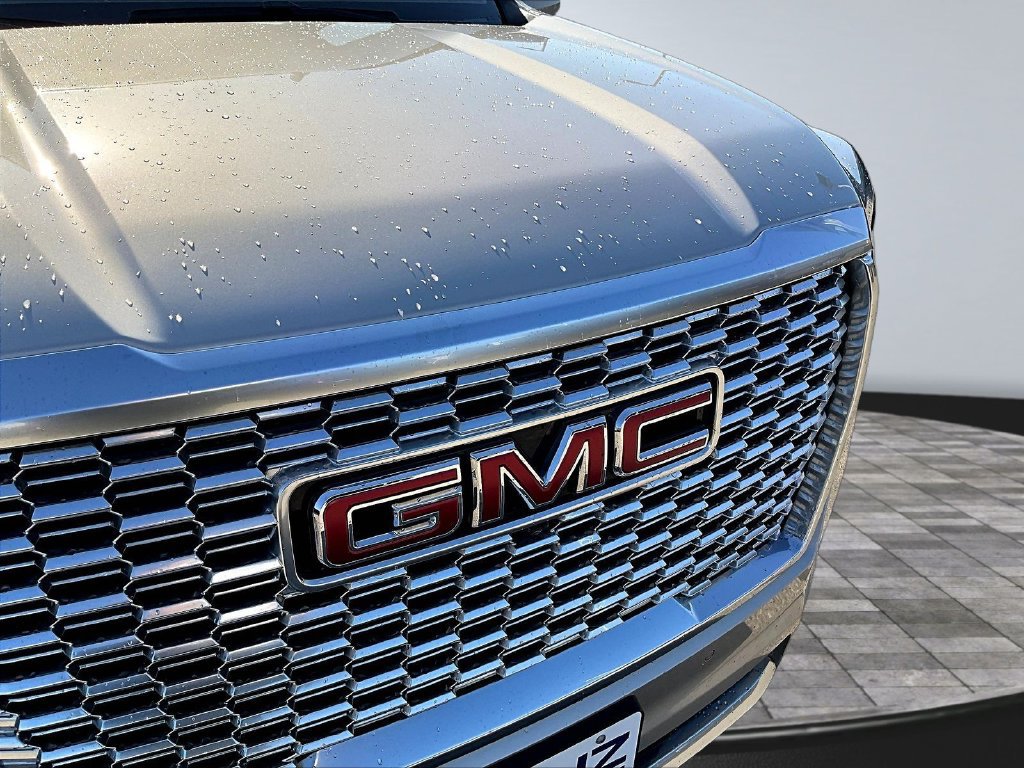 Used 2021 GMC Yukon XL Denali w/ Denali Premium Package AWD/4WD image 36