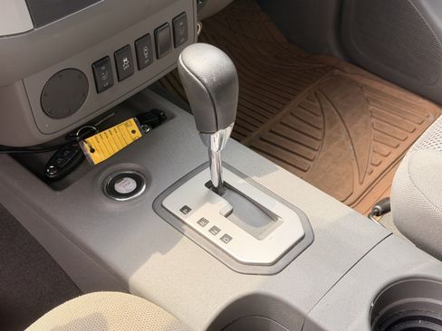 Used 2020 Nissan Frontier SV w/ Midnight Edition Floor Mats RWD image 26