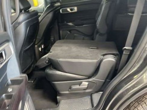 Used 2020 Ford Explorer XLT w/ Equipment Group 202A image 12