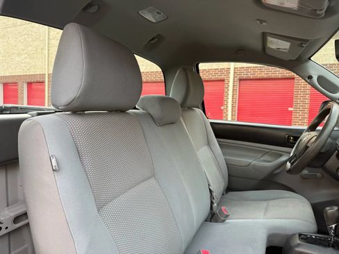 Used 2014 Toyota Tacoma 2WD Regular Cab image 17