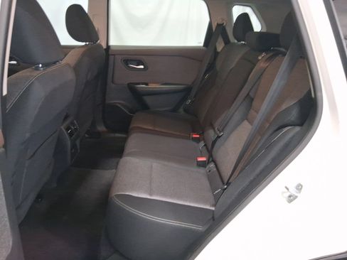 Used 2021 Nissan Rogue SV FWD image 14