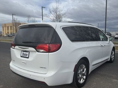 Used 2019 Chrysler Pacifica Limited image 6