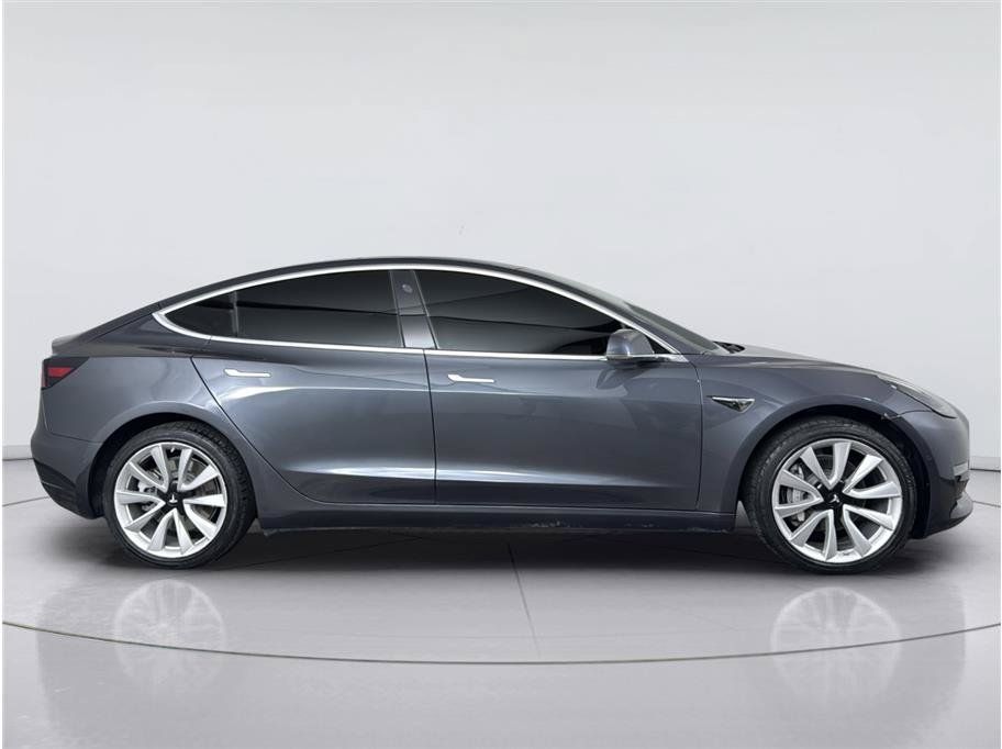 Used 2018 Tesla Model 3 Long Range RWD image 5