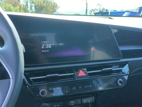 Certified 2025 Kia Niro EX FWD image 21
