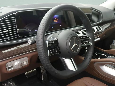 New 2026 Mercedes-Benz GLS 450 4MATIC image 4