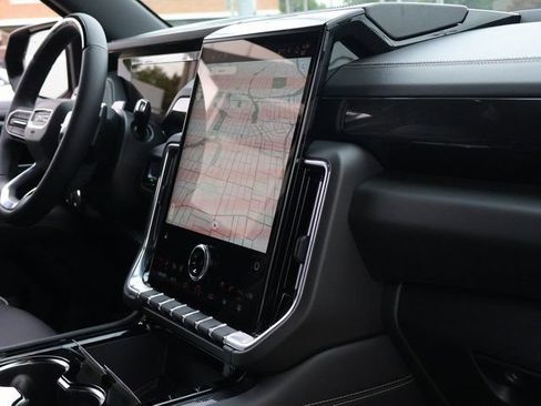 New 2026 GMC Yukon XL Elevation w/ Elevation Premium Package AWD/4WD image 9