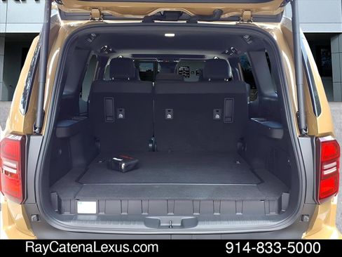 Used 2024 Toyota Land Cruiser image 20