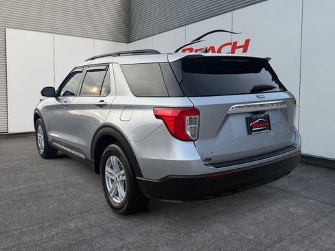 Used 2024 Ford Explorer XLT image 11