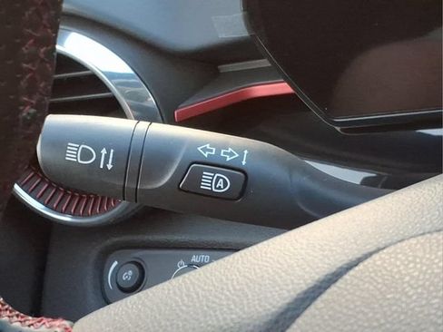 Used 2024 Chevrolet Trax RS w/ Driver Confidence Package FWD image 28