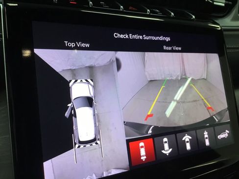 New 2025 Jeep Grand Cherokee L Limited w/ Luxury Tech Group II image 9