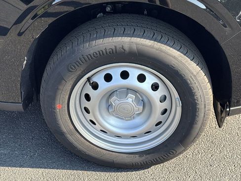 New 2025 Ford Maverick XL image 12