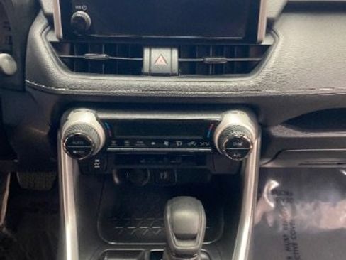 Used 2025 Toyota RAV4 LE AWD/4WD image 27