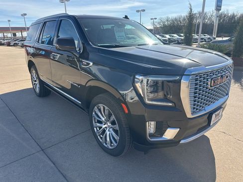 Used 2023 GMC Yukon Denali image 4