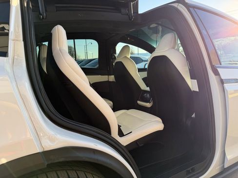Used 2023 Tesla Model X Plaid image 28