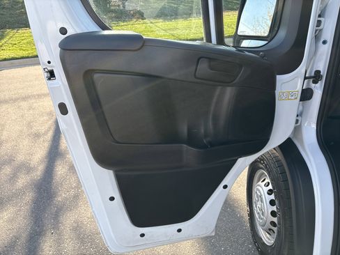 Used 2024 RAM ProMaster 2500 w/ Premium Convenience Group image 14